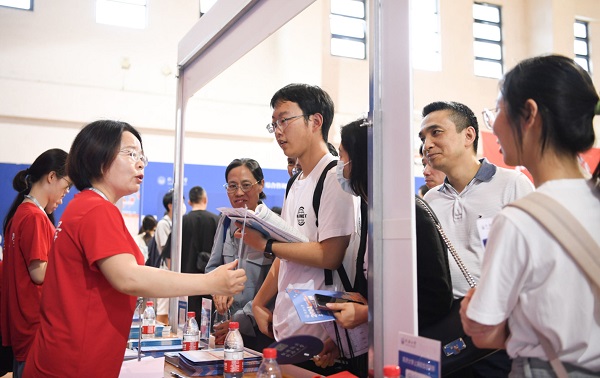 九游娱乐文化：学科专家帮你选专业——同济大学这场开放日诚意满满、黑科技亮眼(图4)