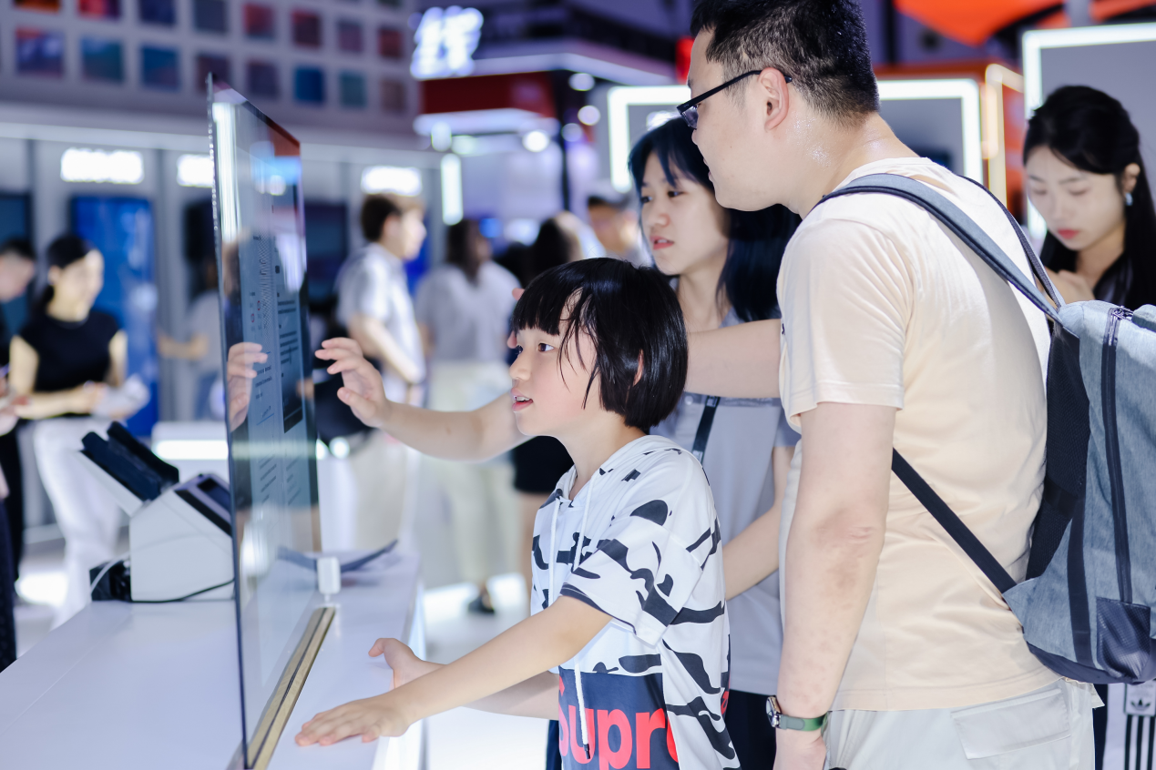 世界人工智能大会参观人数创新高小猿学练机尤受青少年青睐(图3)