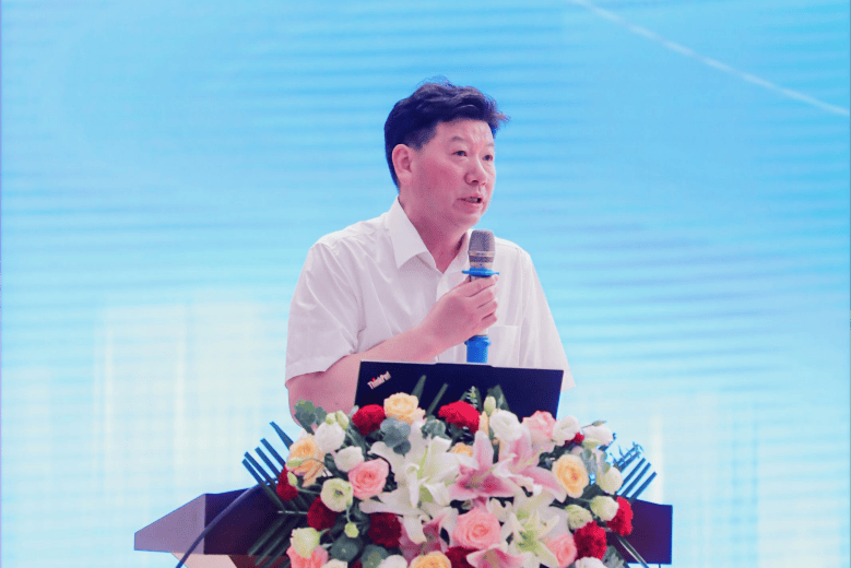 数字化转型助推教育高质量发展研讨会暨2024年基础教育跨越式发展创新试验年会在我市举办(图3)