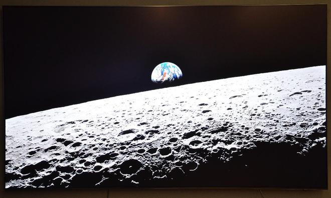三星S95D展现AI电视的线A大作的穿越感(图5)