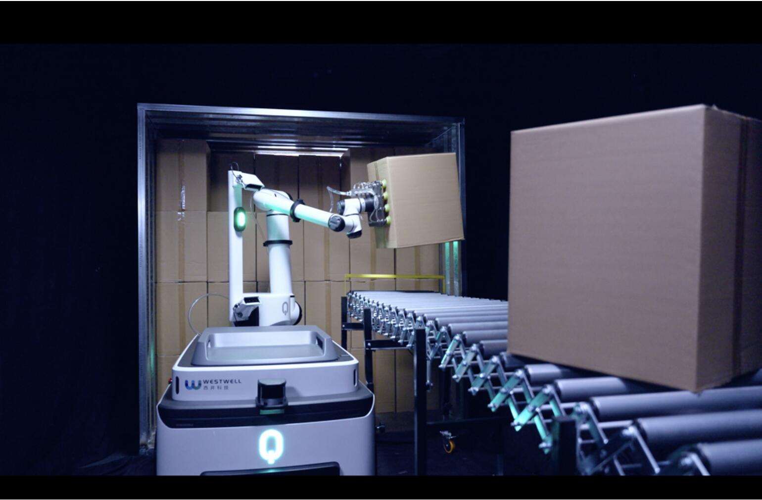 九游娱乐：2024世界人工智能大會：從“+AI”到“AI+”新技術重塑千行百業(图2)