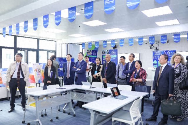 这个国际会议上上海开放大学发布开放学习元宇宙场景等数字化成果