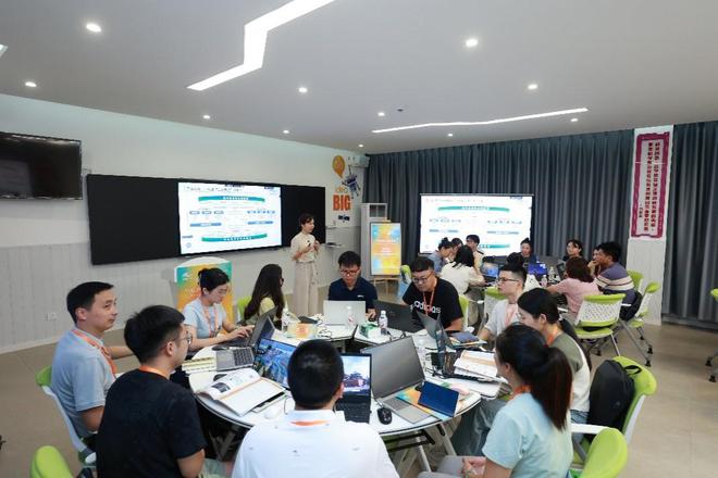 重庆高新区推动“S2C”数字教育变革加速前行