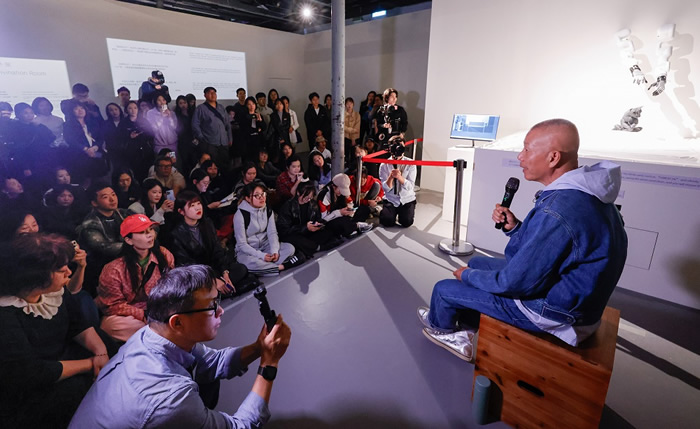 美高梅主办蔡国强AI模型cAI™全球首次个展《c™：灵魂扫描》亮相妈阁塘片区(图3)