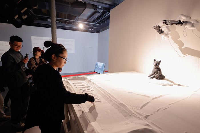 美高梅主办蔡国强AI模型cAI™全球首次个展《c™：灵魂扫描》亮相妈阁塘片区(图5)