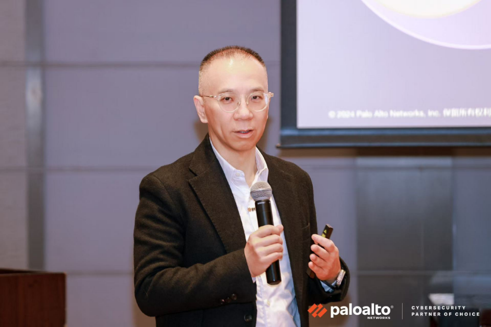 派拓网络PrecisionAI：AI时代网络安全新策略