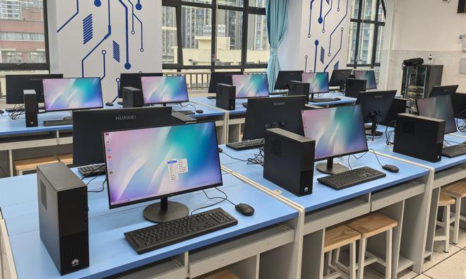九游娱乐：开辟高素质应用型人才赛道华为擎云智慧教育自主创新实训室落地(图3)