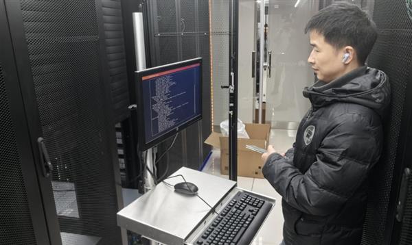 “睛”准升级满血焕新——联想AI一体机赋能爱尔眼科本地部署满血版DeepSeek(图5)