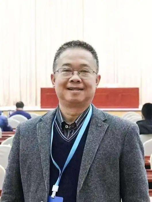 技术赋能教育智慧点亮未来！广西教育技术学学会人工智能专题培训正式启动(图2)
