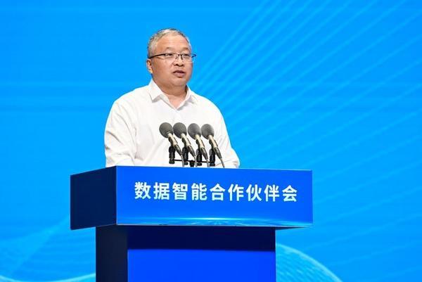 豫资控股布局人工智能“深言未来”智能政务一体机发布(图3)