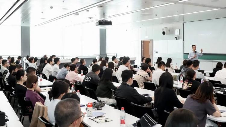 九游娱乐文化：清华大学数字经济与智能管理硕士项目2026级首场招生说明会举行(图6)