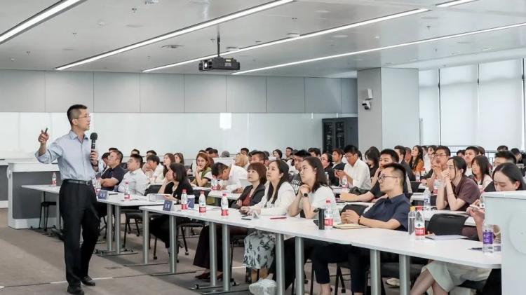 九游娱乐文化：清华大学数字经济与智能管理硕士项目2026级首场招生说明会举行(图7)