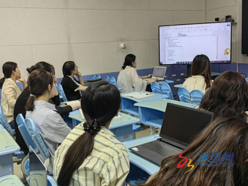 九游娱乐文化：烟台十四中初中部参加“AI赋能智慧教学”研讨会助推教育数字化转型(图4)