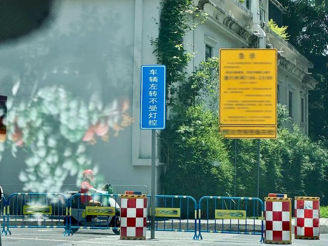 九游娱乐文化：先让AI学会害怕再让它握紧方向盘(图1)