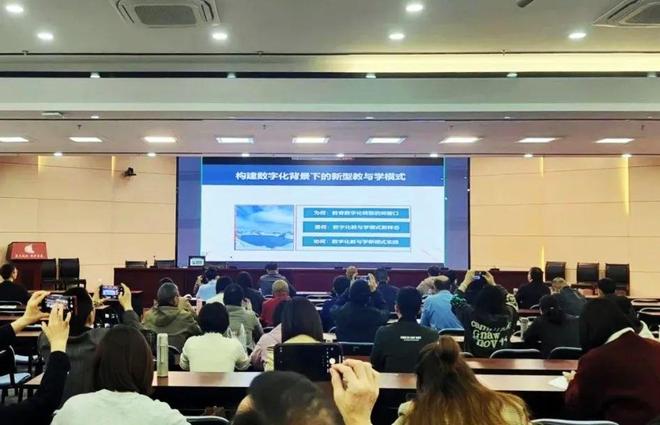 九游娱乐文化：AI赋能！南安探索教育数字化转型新路径(图3)