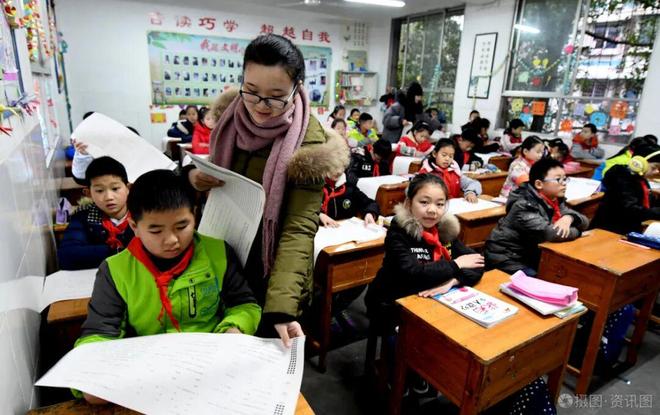 九游娱乐：逾八成新教师“玩转”数智赋能教学北京2000名新教师画像(图3)