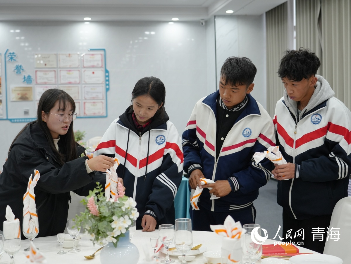 优化专业、构建体系青海将打造青藏高原职教高地
