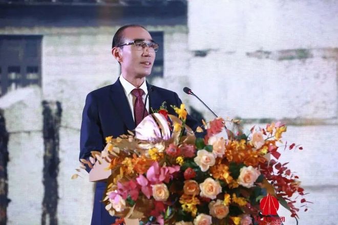 九游娱乐文化：80后福建女首富接班了！