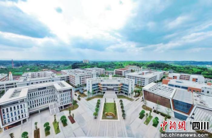 九游娱乐：简阳这五年：优质教育惠万家(图2)