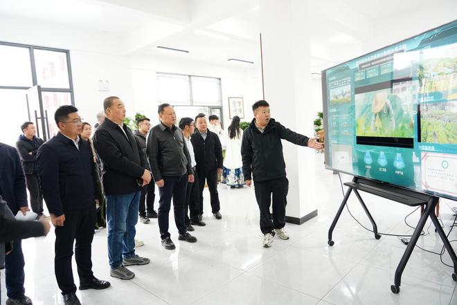 镇巴举办第三十四届“科技之春”宣传月活动以科技之力激活茶产业发展新动能(图2)