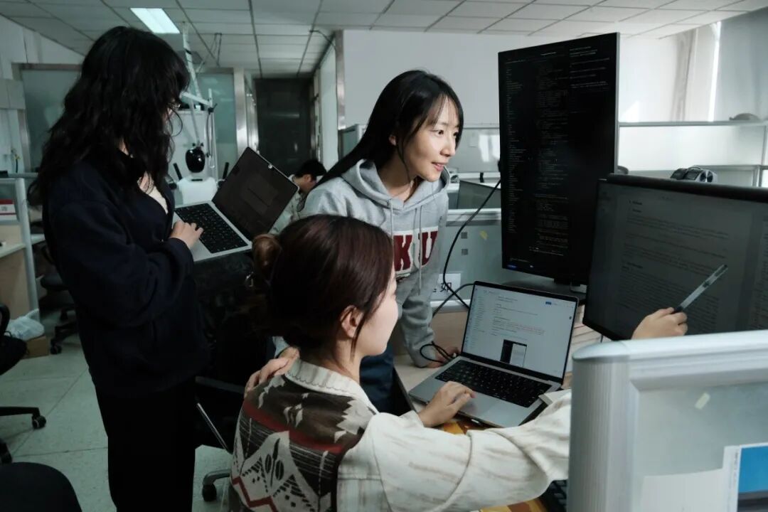 九游娱乐文化：仉尚航：一夜站票来北大的女孩17年后成为AI科学家(图7)