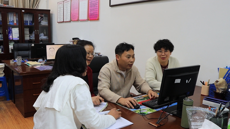 九游娱乐文化：拥抱AI！桐梓娄山关将军希望小学“数字化”教学提质增效(图5)